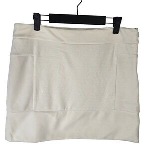 Banana Republic Ivory Mini Skirt‎ Size 8 Career Office Textured